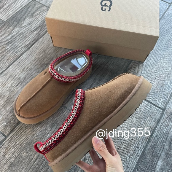 Brand New UGG Big Kids/Youth’s Tazz Slippers (Chestnut) - Picture 4 of 12